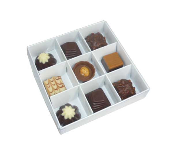 100 Pack of White Card Chocolate Sweet Soap Product Reatail Gift Box - 9 bay 4x4x3cm Compartments - Clear Slide On Lid - 12x12x3cm